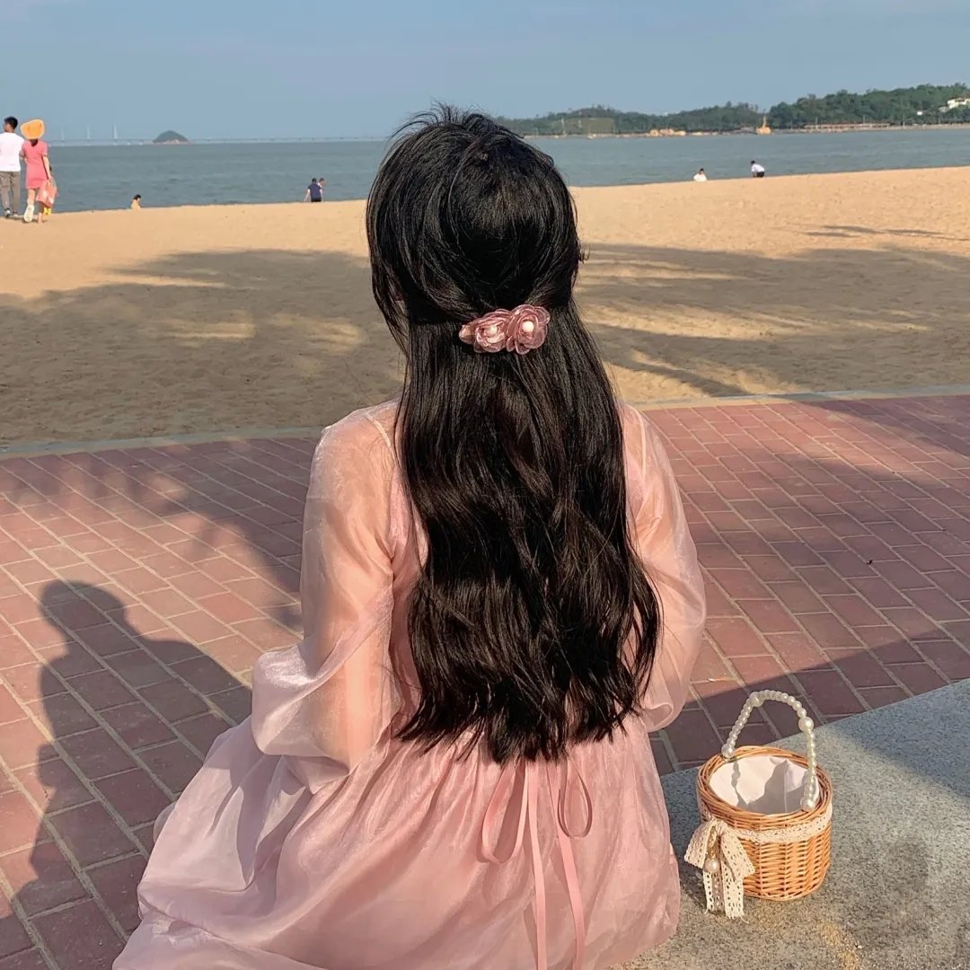 纯属虚构